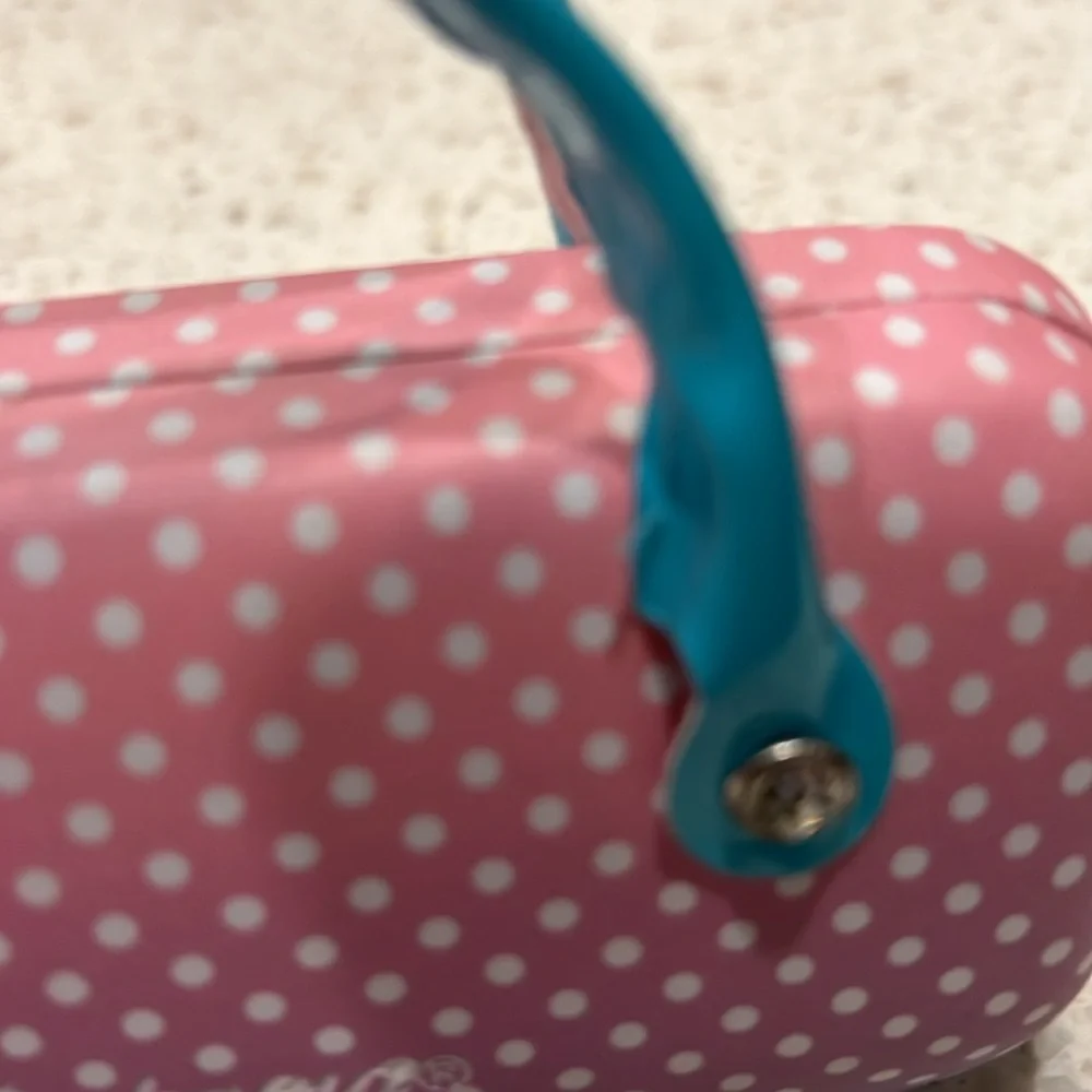 Tommy Bahama Girls Sunglasses.  Perfect for your little ones beach day!